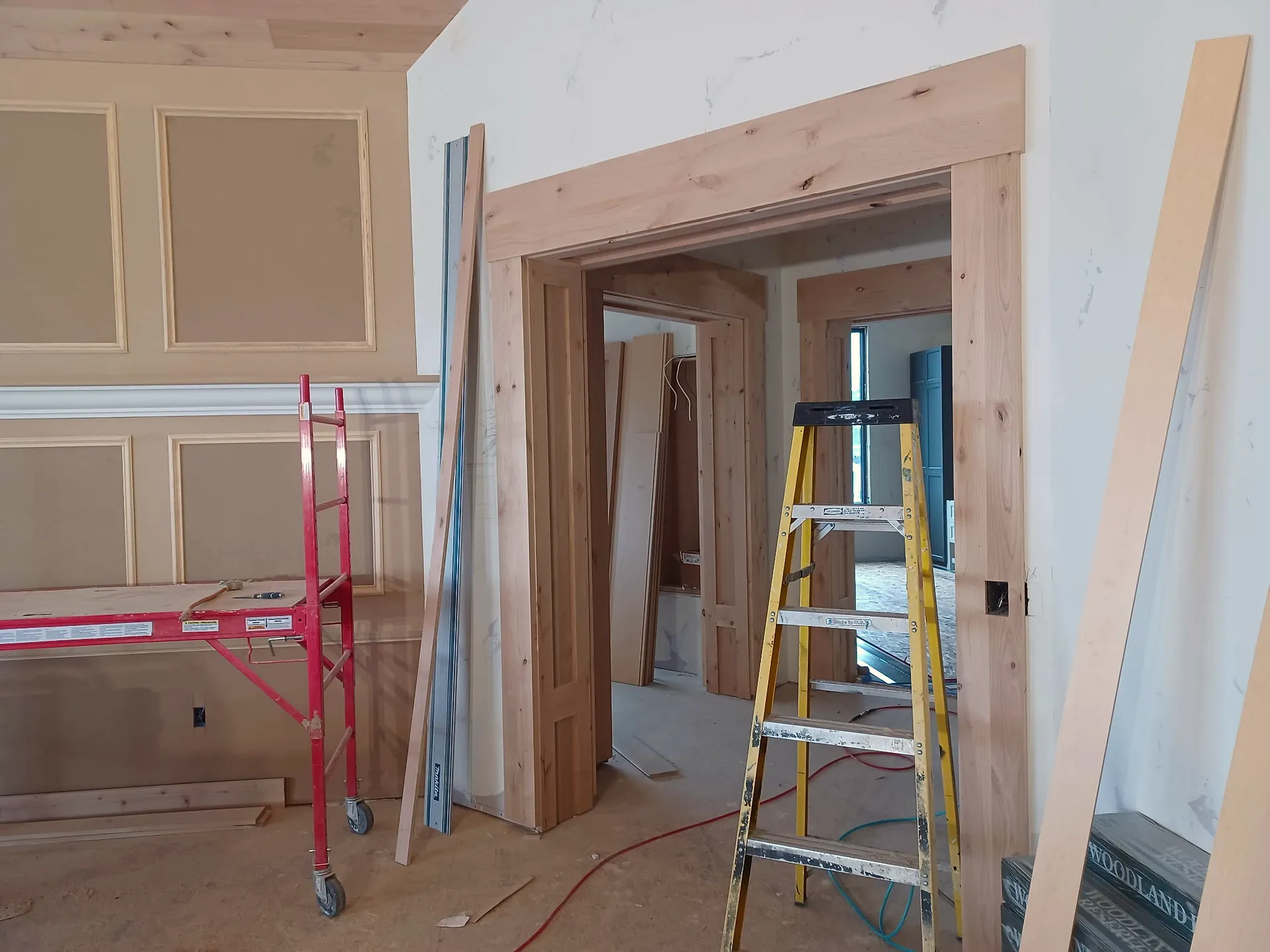 Trim, Molding & Wainscoting