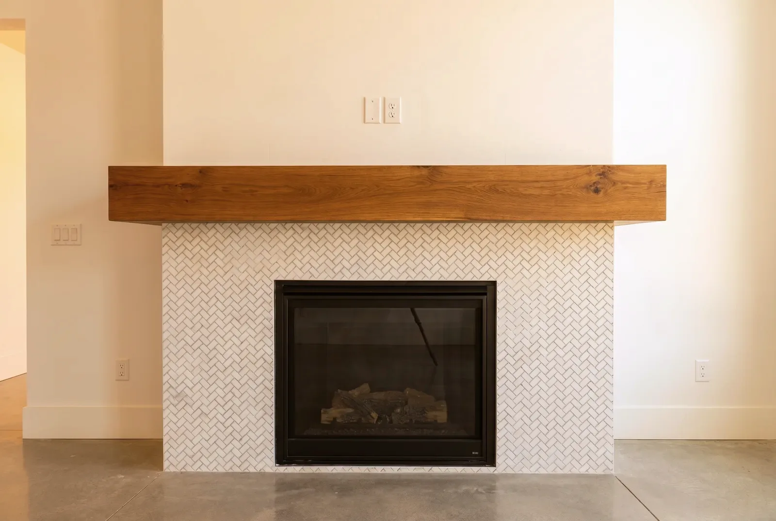 Fireplace Mantels & Surrounds